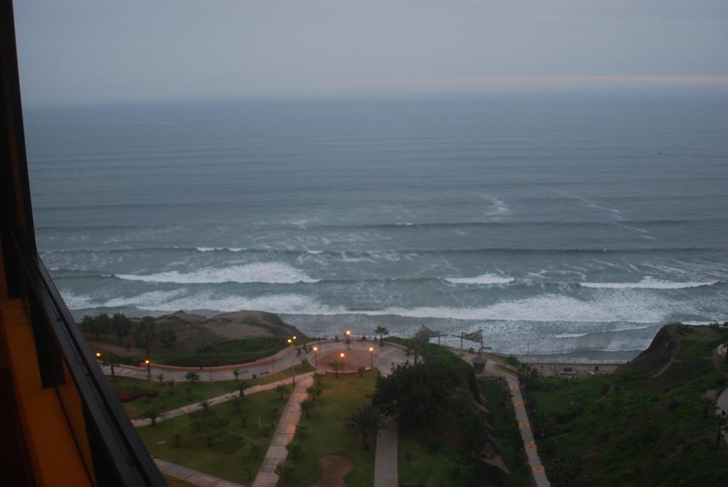 Black Shark Apartment Lima